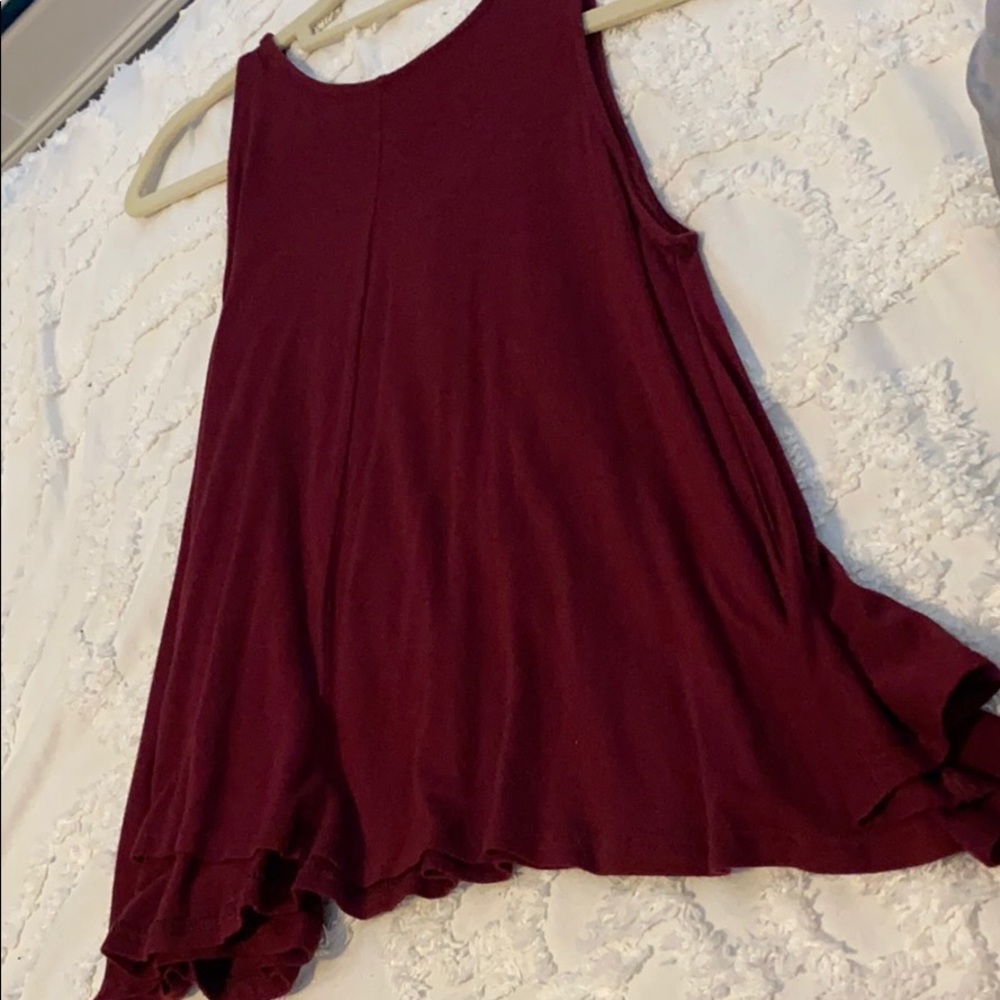 Burgandy Flowey top - Picture 2 of 3